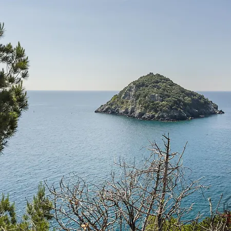 Sea View Penthouse - Free Park - Wifi
